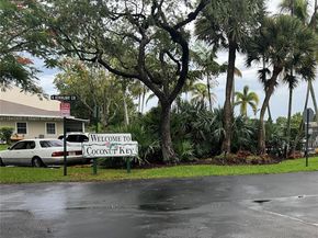 4952 N Hemingway Cir, Margate FL 33063