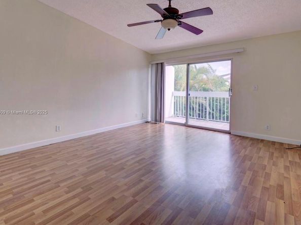 4952 N Hemingway Cir, Margate FL 33063