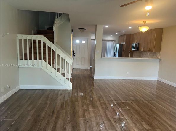 4952 N Hemingway Cir, Margate FL 33063