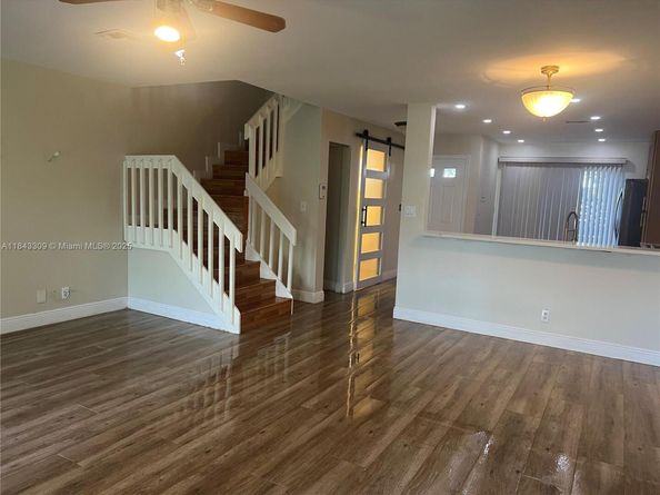 4952 N Hemingway Cir, Margate FL 33063