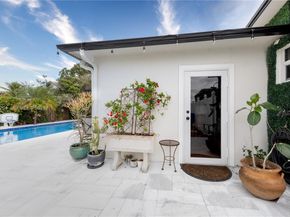 6661 SW 6th St, Pembroke Pines FL 33023