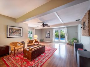 6661 SW 6th St, Pembroke Pines FL 33023