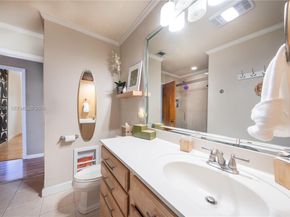 6661 SW 6th St, Pembroke Pines FL 33023