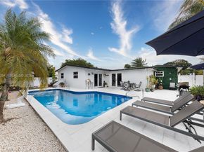 6661 SW 6th St, Pembroke Pines FL 33023