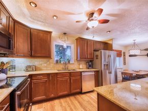 6661 SW 6th St, Pembroke Pines FL 33023