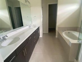 4352 Large Leaf Ln, Hollywood FL 33021