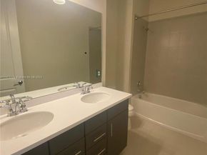 4352 Large Leaf Ln, Hollywood FL 33021