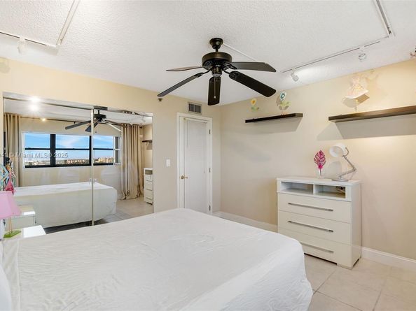 3200 Port Royale Dr N 1111, Fort Lauderdale FL 33308