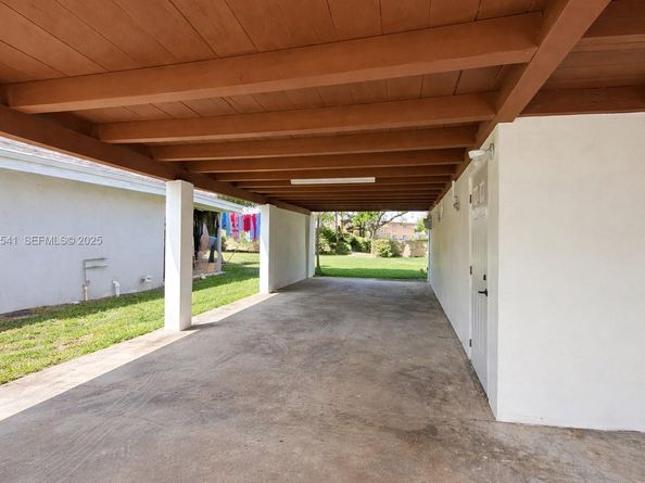 2501 NW 21st St, Fort Lauderdale FL 33311