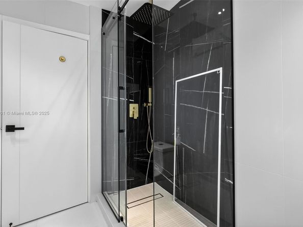 3830 NE 171st St, North Miami Beach FL 33160