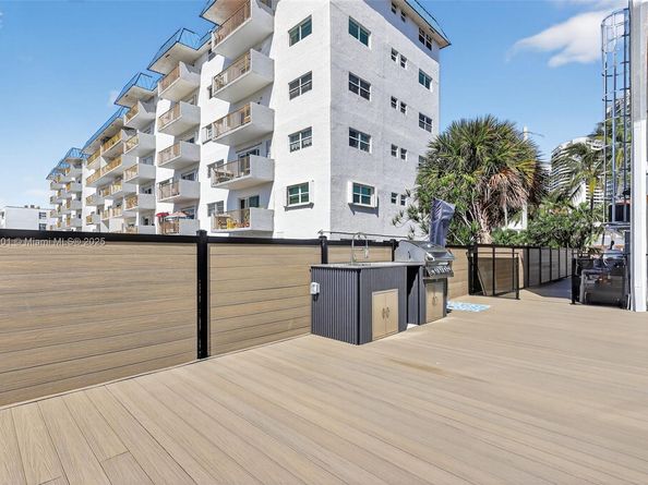 3830 NE 171st St, North Miami Beach FL 33160