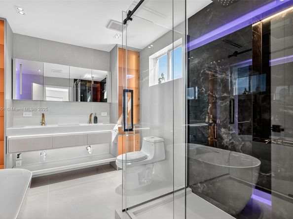 3830 NE 171st St, North Miami Beach FL 33160