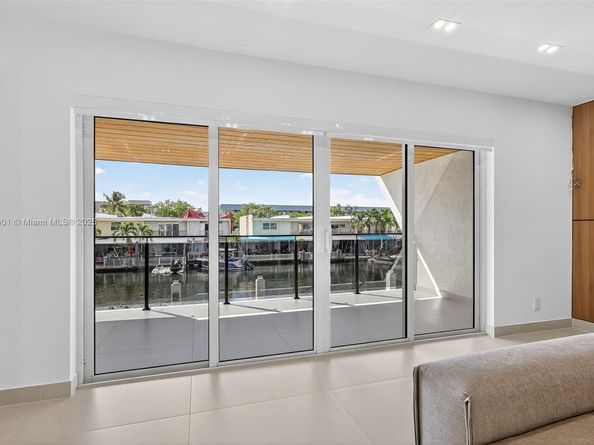 3830 NE 171st St, North Miami Beach FL 33160