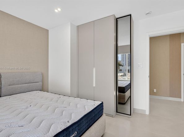 3830 NE 171st St, North Miami Beach FL 33160