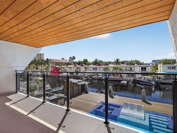 3830 NE 171st St, North Miami Beach FL 33160