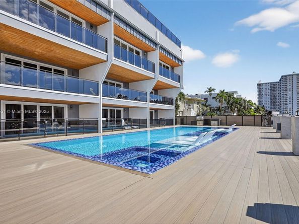 3830 NE 171st St, North Miami Beach FL 33160