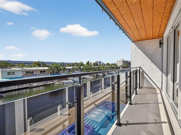 3830 NE 171st St, North Miami Beach FL 33160