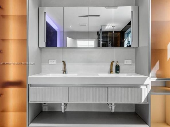 3830 NE 171st St, North Miami Beach FL 33160