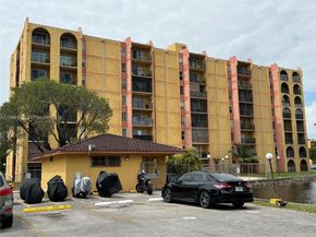 4717 NW 7th St 20310, Miami FL 33126