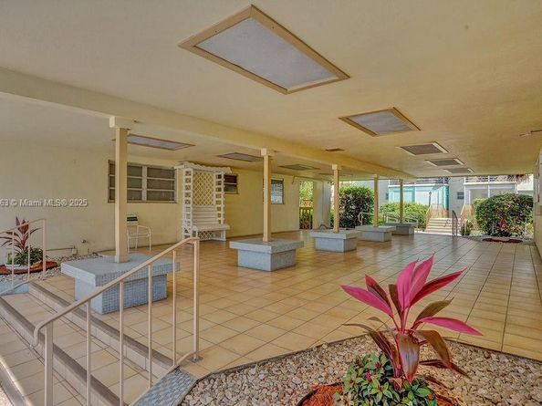 16801 NE 13th Ave 112, Miami FL 33162