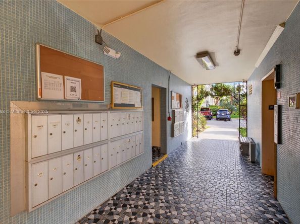 16801 NE 13th Ave 112, Miami FL 33162