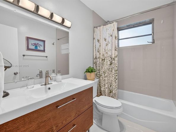 16801 NE 13th Ave 112, Miami FL 33162