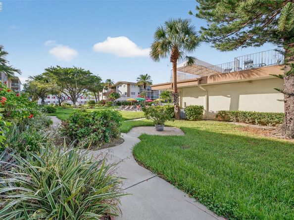 16801 NE 13th Ave 112, Miami FL 33162