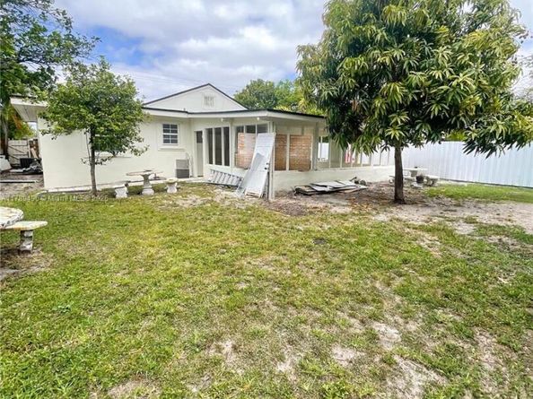 421 NW 33rd Ave, Miami FL 33125