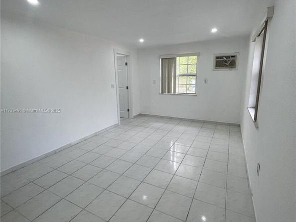 421 NW 33rd Ave, Miami FL 33125