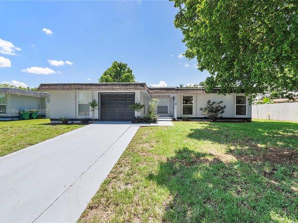 6703 Brookwood Blvd, Tamarac FL 33321