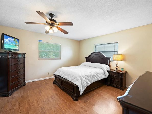 6905 NW 73rd St, Tamarac FL 33321