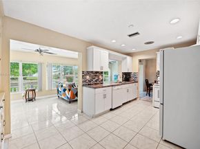 6905 NW 73rd St, Tamarac FL 33321