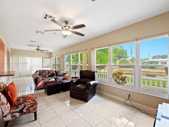 6905 NW 73rd St, Tamarac FL 33321
