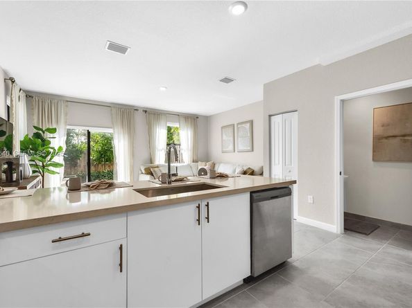 12972 SW 233rd Ter, Homestead FL 33032