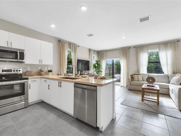 12972 SW 233rd Ter, Homestead FL 33032