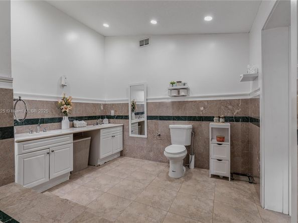 10351 SW 49th St, Miami FL 33165