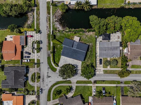10351 SW 49th St, Miami FL 33165