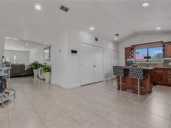 10351 SW 49th St, Miami FL 33165