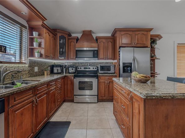 10351 SW 49th St, Miami FL 33165