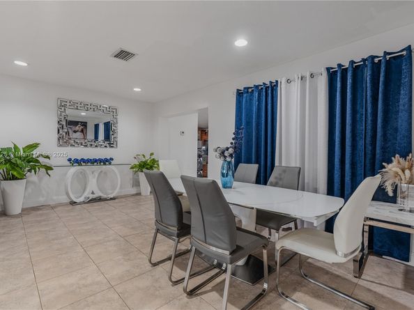 10351 SW 49th St, Miami FL 33165
