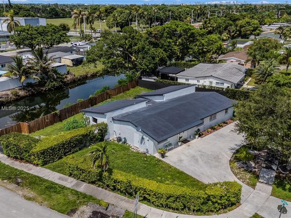 10351 SW 49th St, Miami FL 33165
