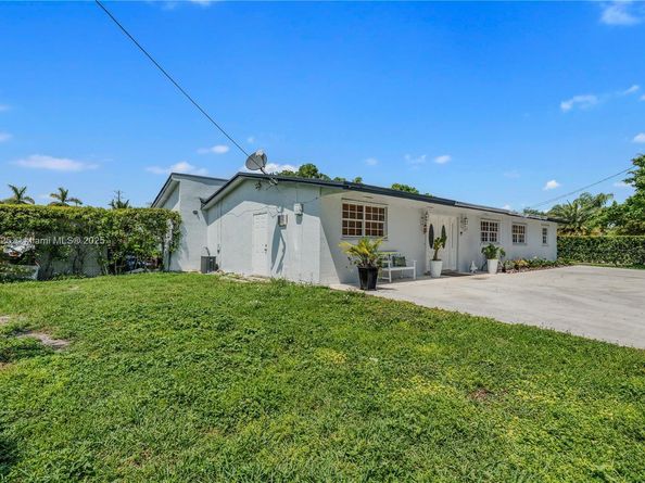 10351 SW 49th St, Miami FL 33165
