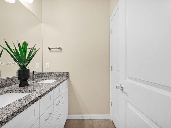 3936 Mahogany Ln, Hollywood FL 33021