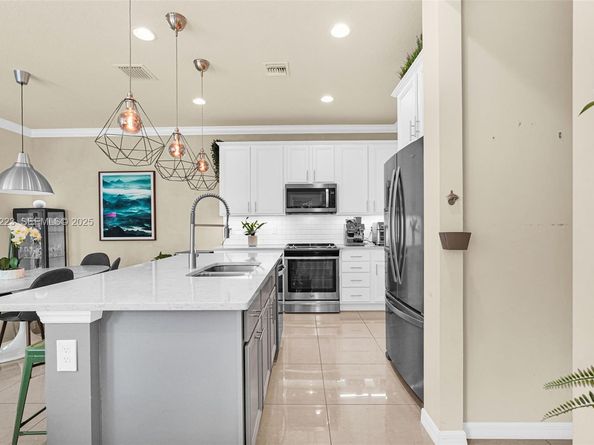 3936 Mahogany Ln, Hollywood FL 33021