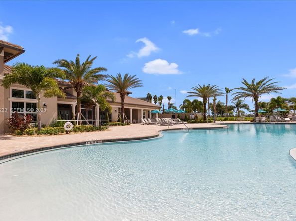 3936 Mahogany Ln, Hollywood FL 33021