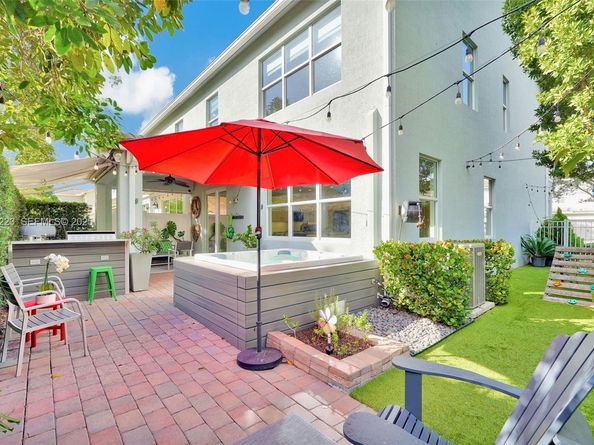 3936 Mahogany Ln, Hollywood FL 33021