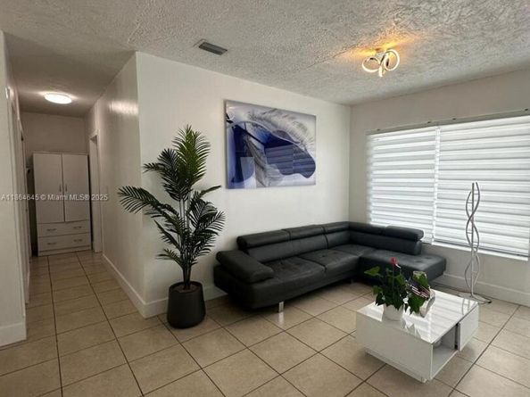 Undisclosed Address #A11864645, Hollywood FL 33024