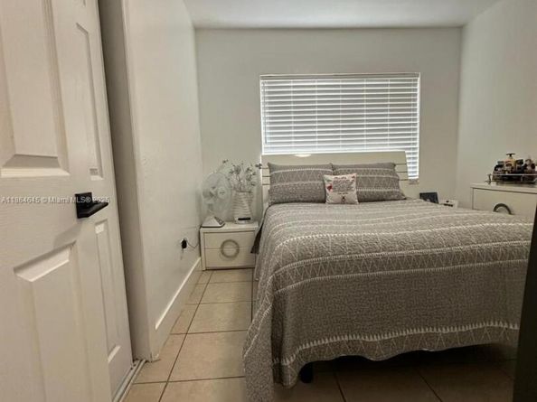 Undisclosed Address #A11864645, Hollywood FL 33024