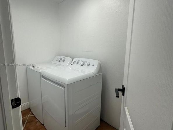 Undisclosed Address #A11864645, Hollywood FL 33024