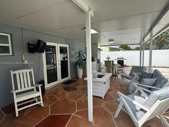 Undisclosed Address #A11864645, Hollywood FL 33024
